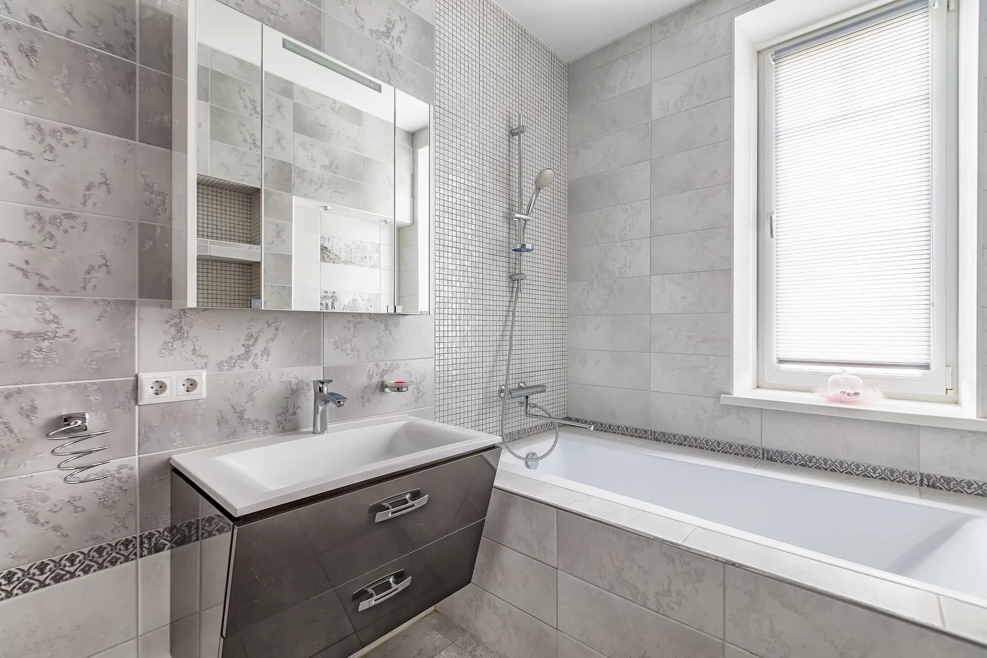 Bathtub